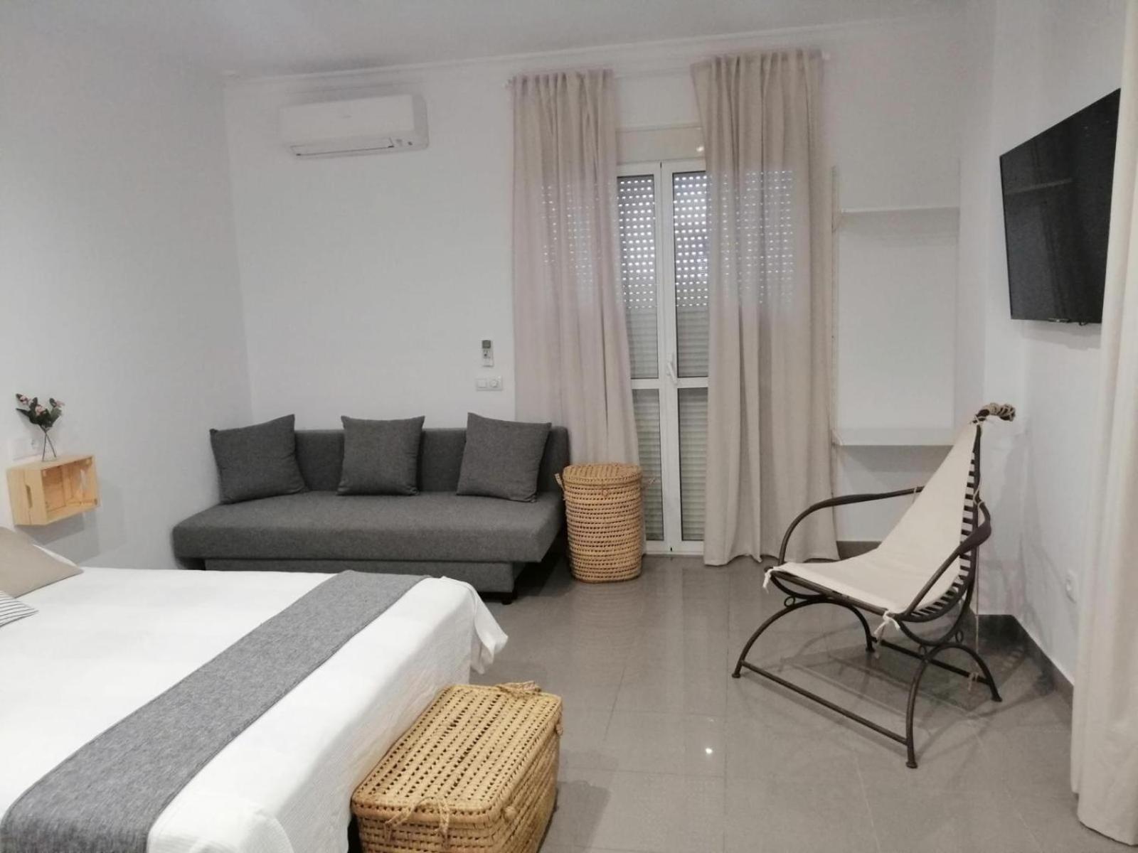 Hostal La Tarayuela Барбате Екстериор снимка
