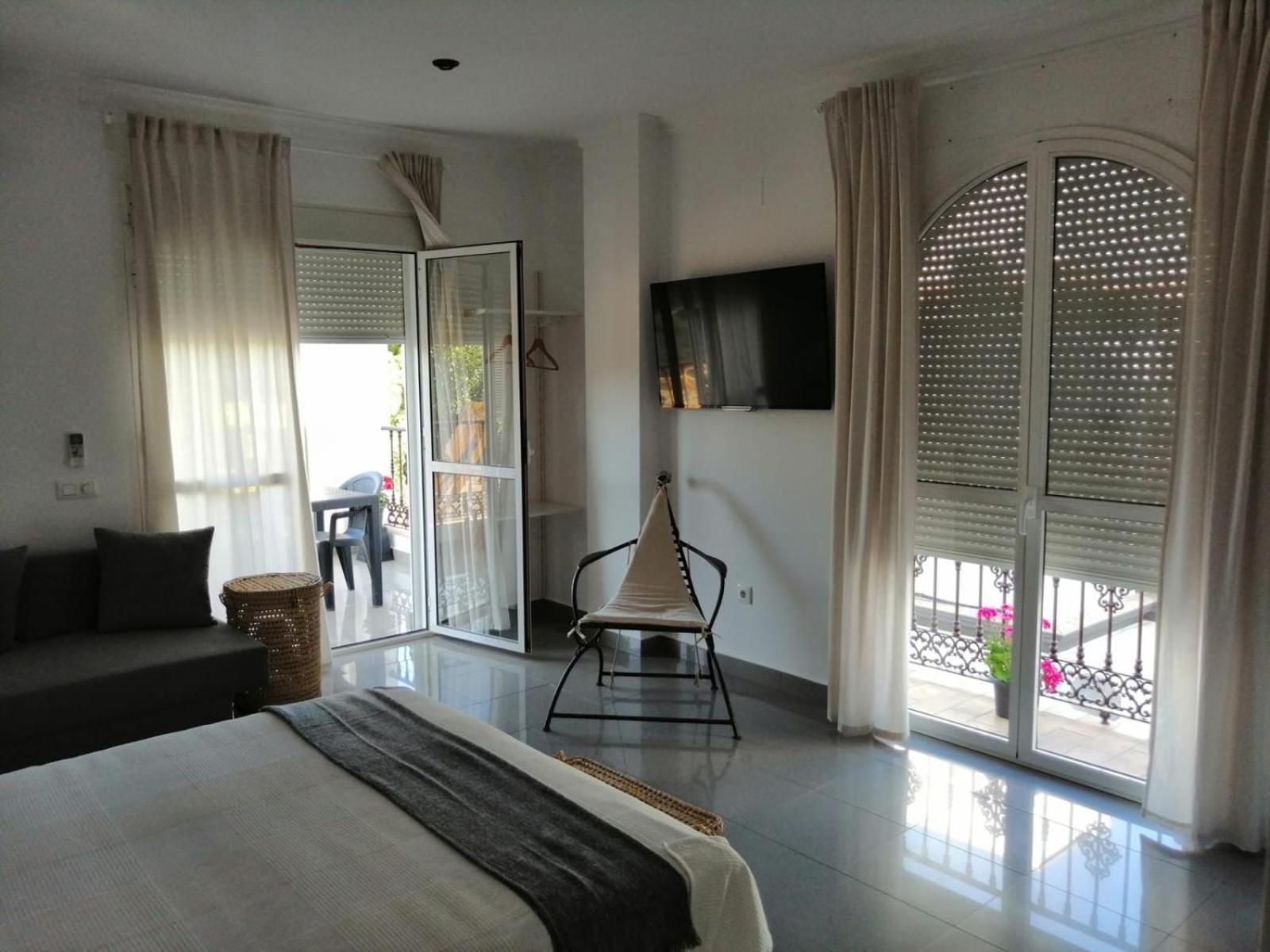 Hostal La Tarayuela Барбате Екстериор снимка