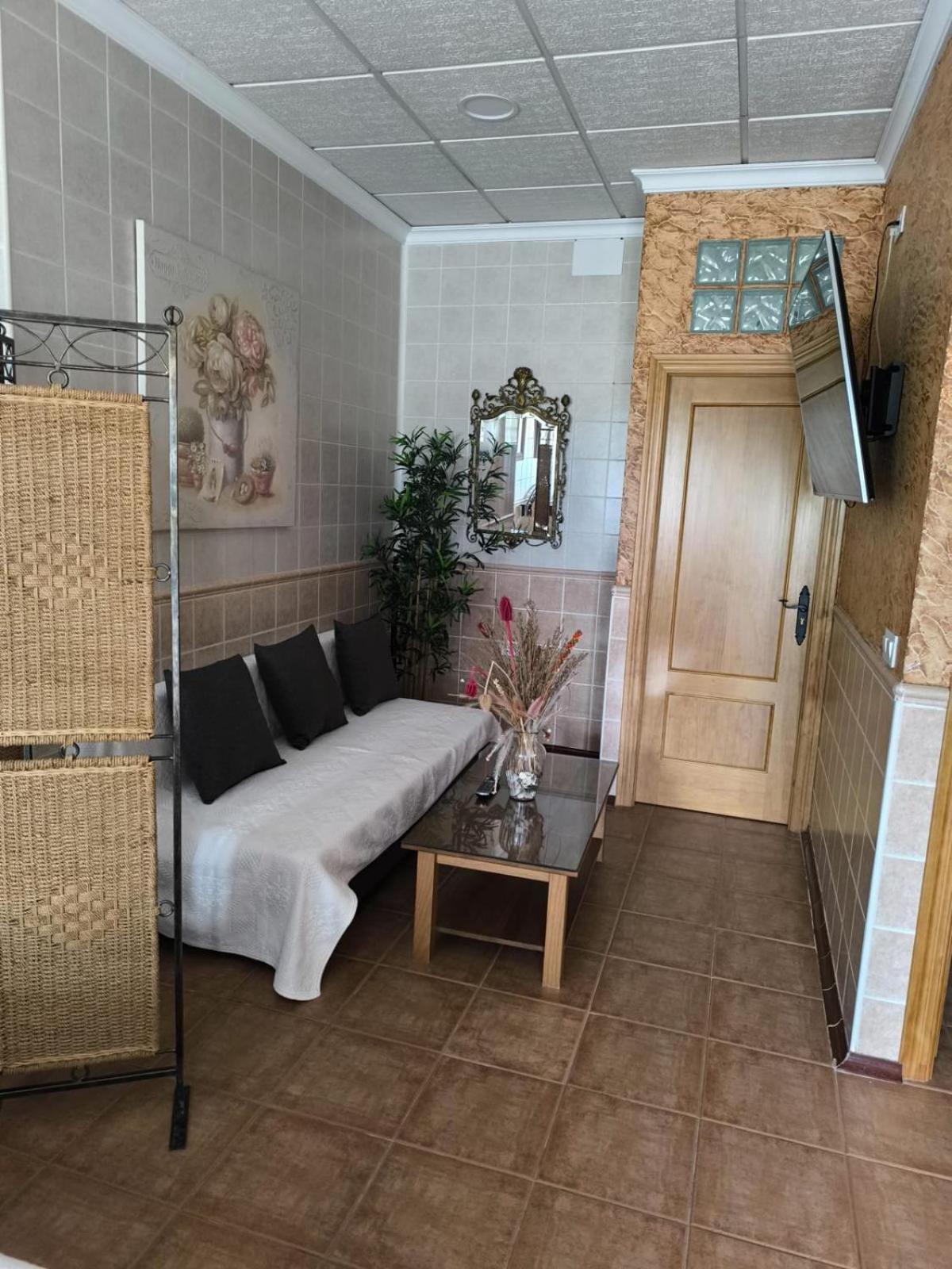 Hostal La Tarayuela Барбате Екстериор снимка