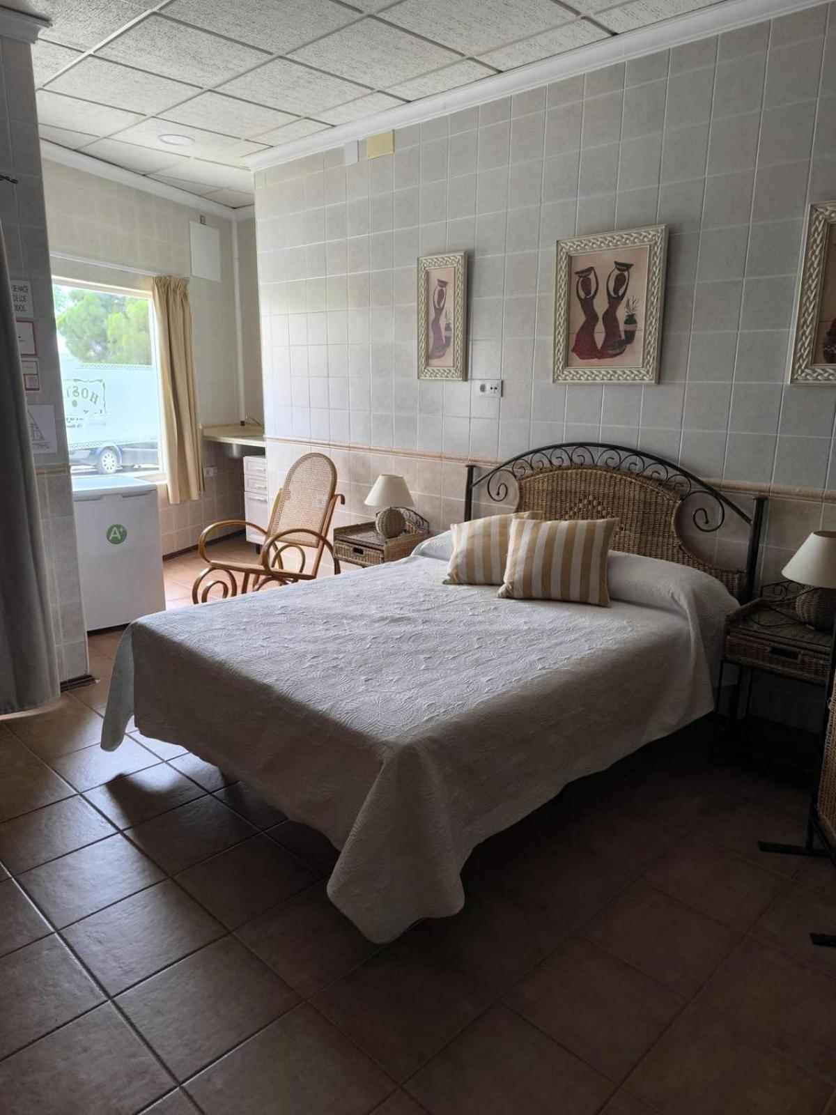 Hostal La Tarayuela Барбате Екстериор снимка