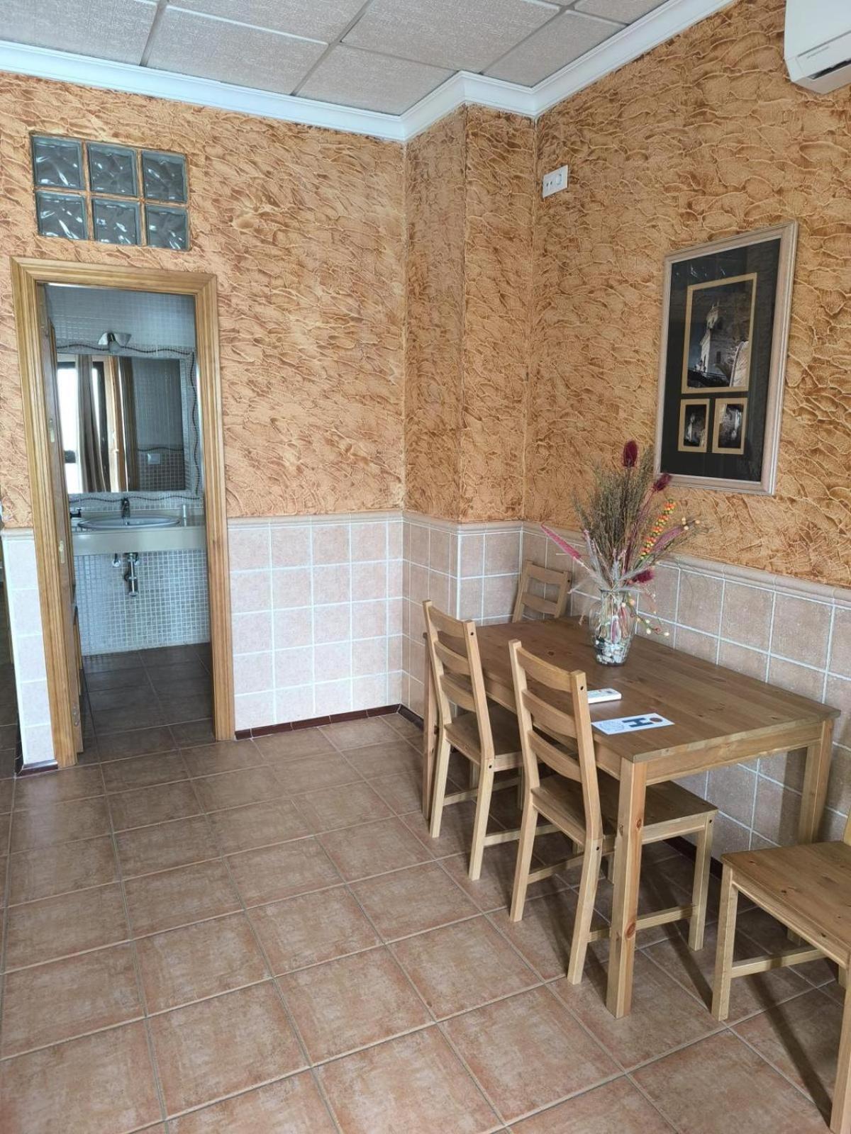 Hostal La Tarayuela Барбате Екстериор снимка