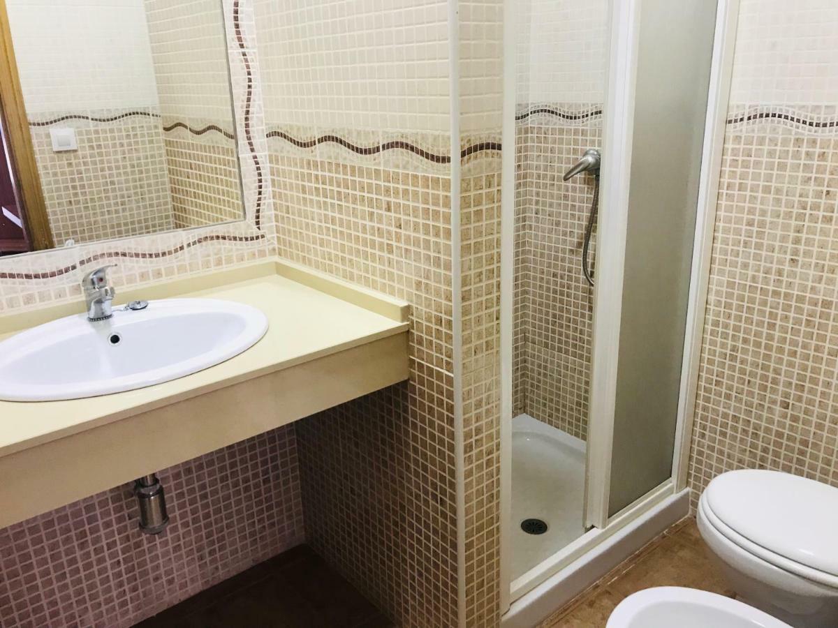 Hostal La Tarayuela Барбате Екстериор снимка